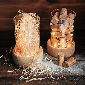 Dekoglas mit Korkuntersetzer – stimmungsvolle DIY-Idee mit Lichterkette, ideal für Herbst- und Winterdekoration